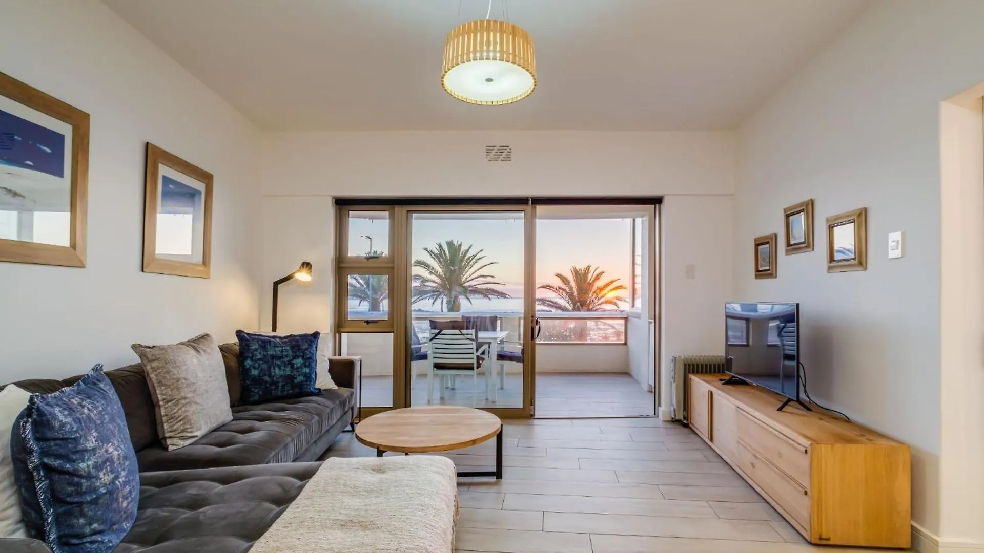 Sundowner Views Apartment Cape Town