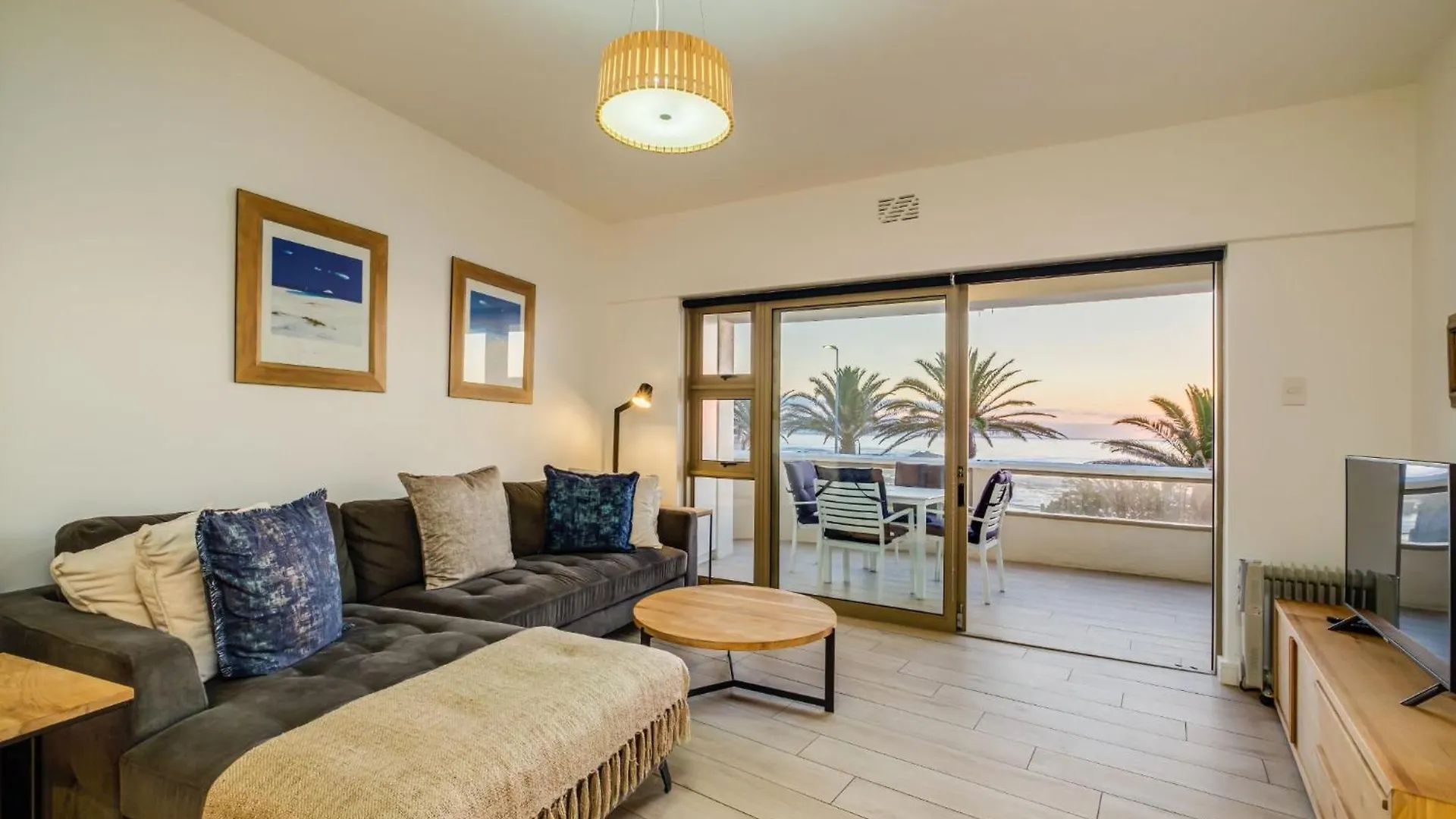Sundowner Views Apartment Cape Town