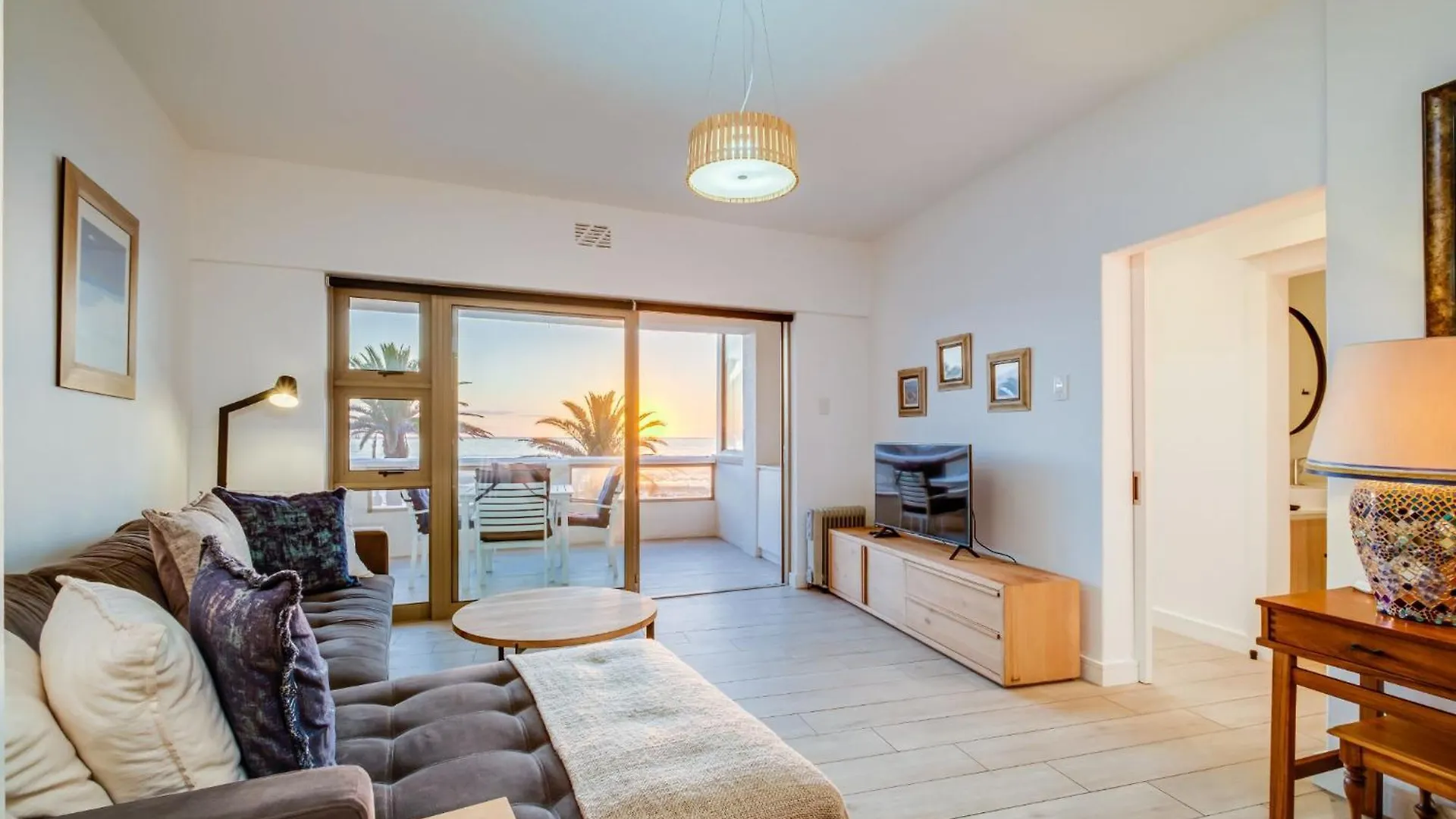 Sundowner Views Apartment Cape Town